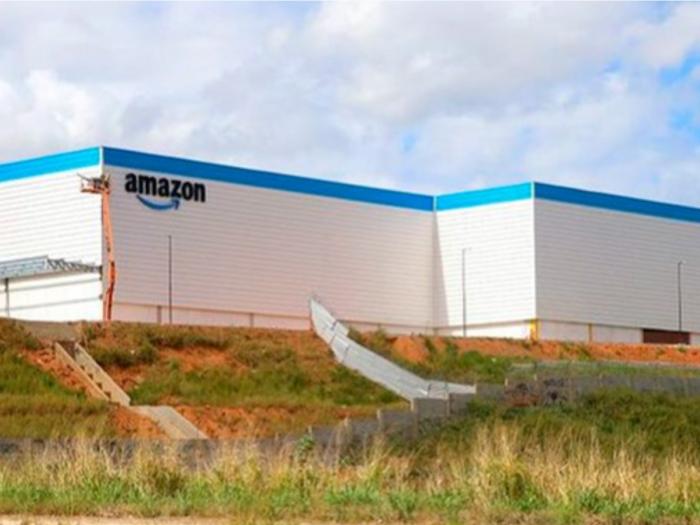 Ciamon_fachada do galpão Amazon de Fortaleza